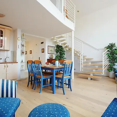 W Porcie Przy Latarni Morskiej