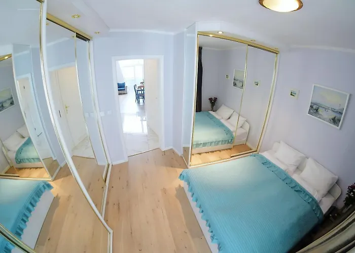 W Porcie Przy Latarni Morskiej Апартаменты *