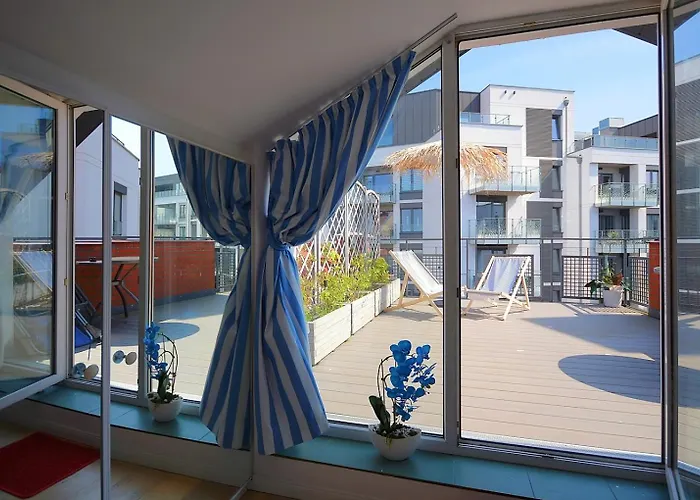 W Porcie Przy Latarni Morskiej *