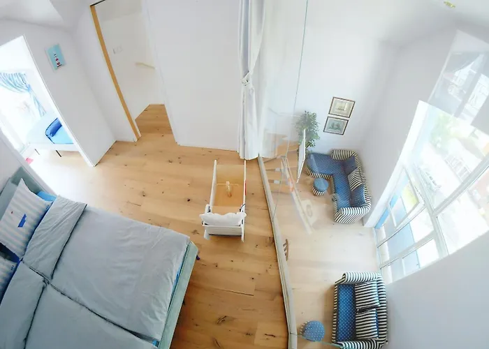 W Porcie Przy Latarni Morskiej * Колобжег