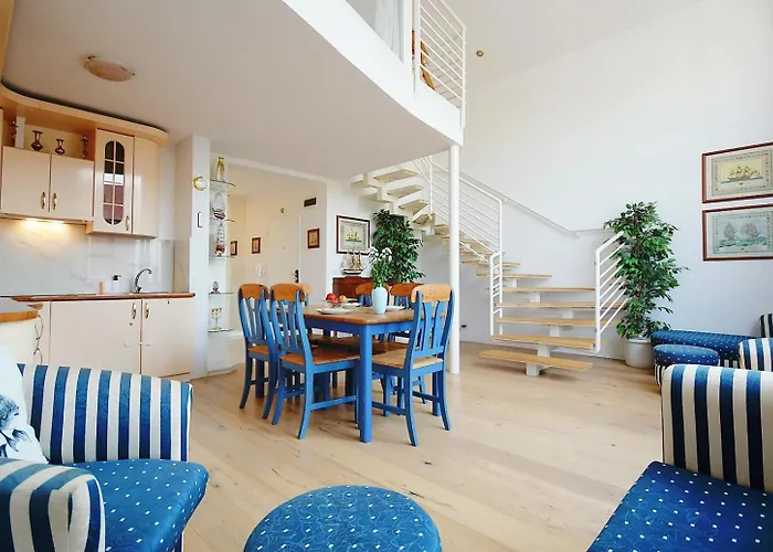 W Porcie Przy Latarni Morskiej